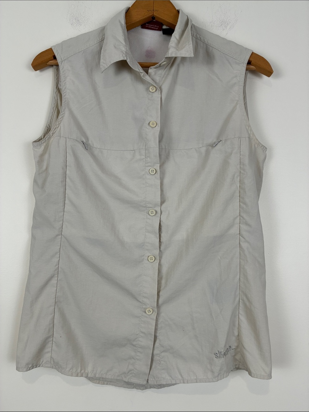 Sherpa Adventure Gear Sleeveless Shirt Women’s Small Beige Button Front Light